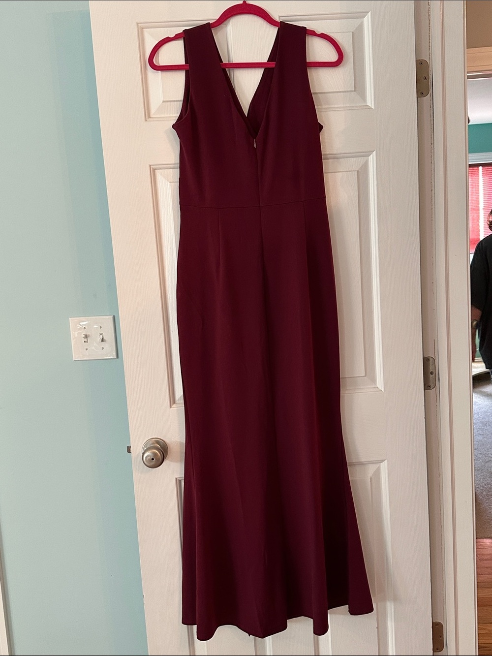 Elegant V-Neck Burgundy Evening Dress - Picture 2 of 3